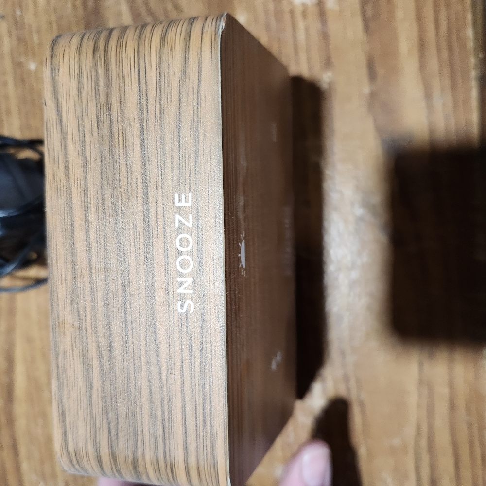 Alarm clock - Picture 3 of 4